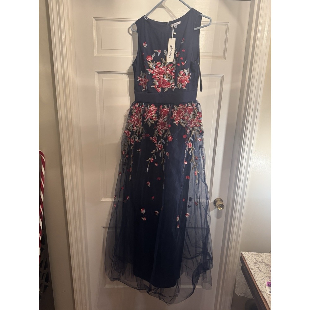 Minuet Floral Party Dress Size M - NWT